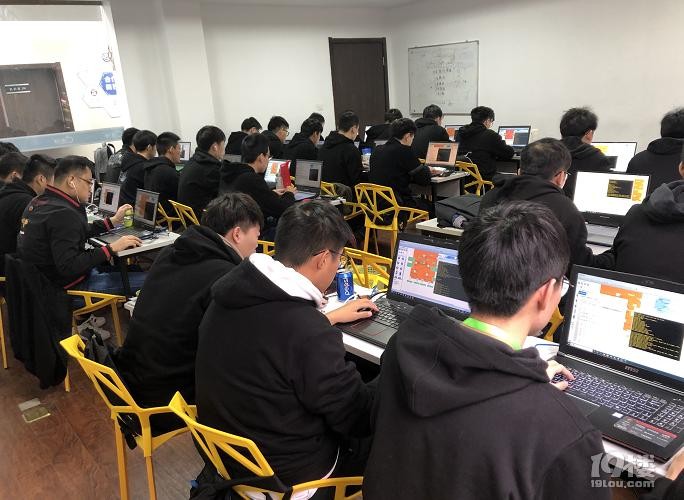 18岁适合学什么技术 18岁了学什么技术好