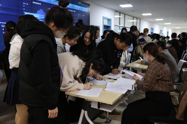 四平市本地招聘会在哪 四平人才市场招聘会