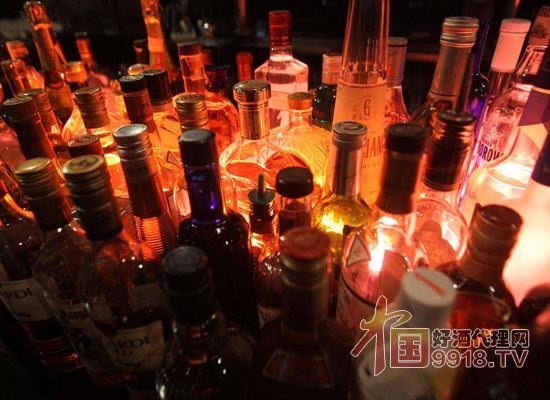 夜场的酒哪里买的多一点 夜店怎么买酒便宜