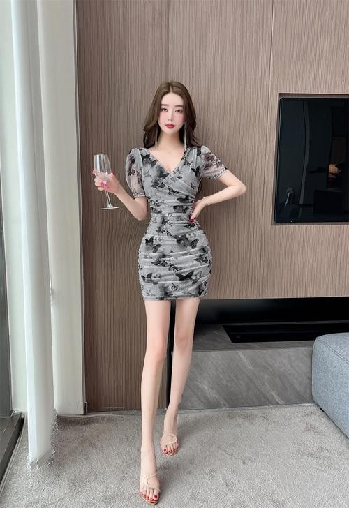 夜场美女爱买衣服怎么办 夜场女孩 穿着打扮