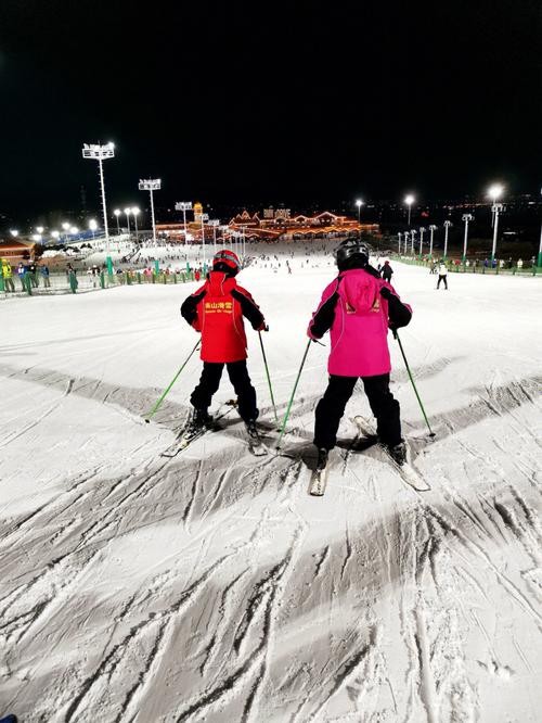 榆次夜场滑雪场在哪里 榆次哪里有滑旱冰的地方